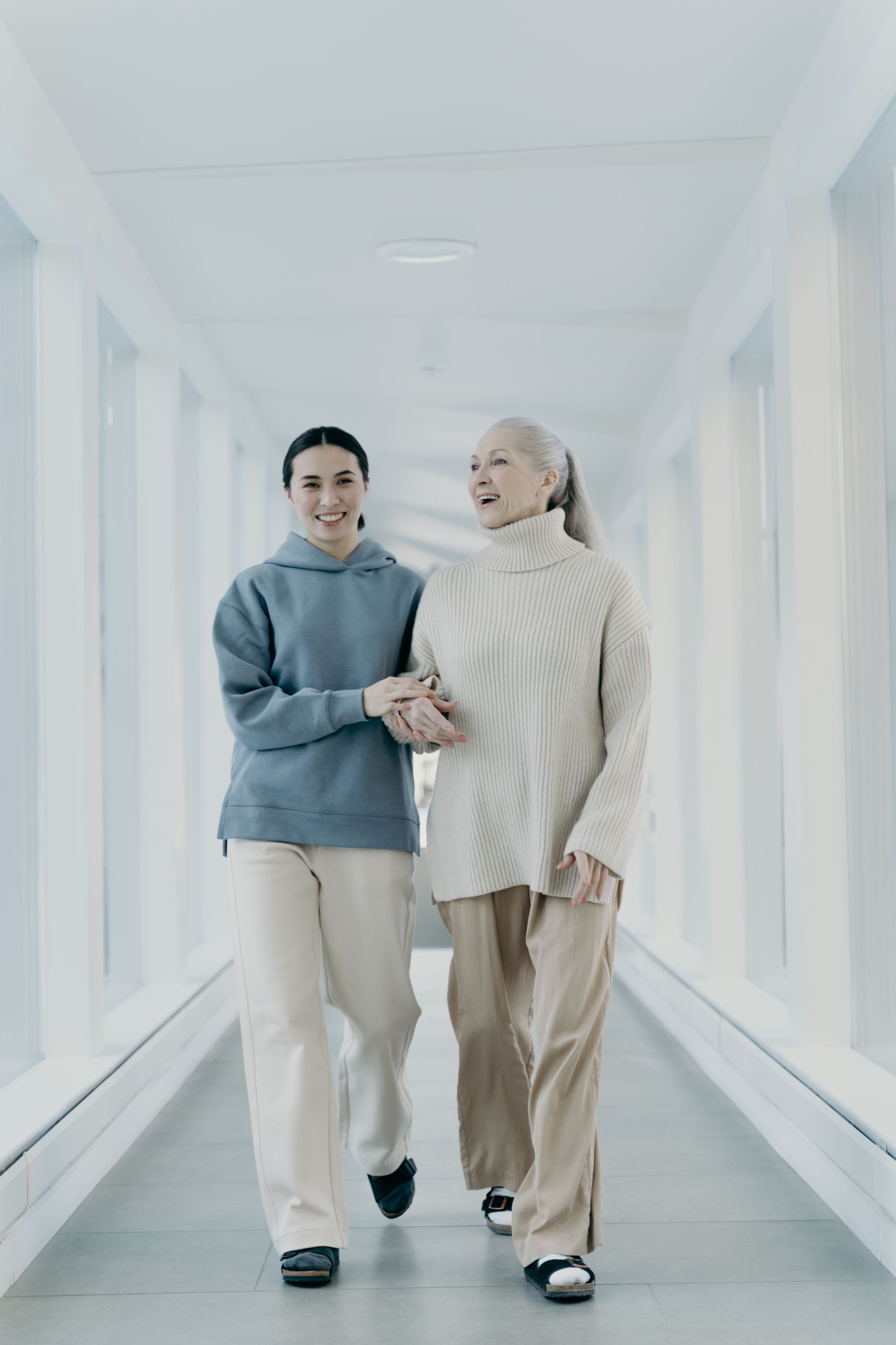 Caregiver assisting senior in Schuylkill County