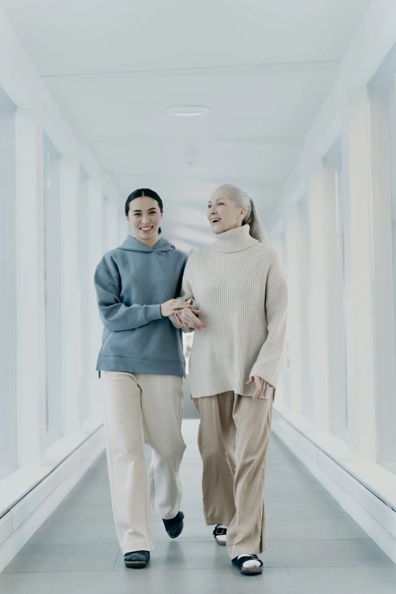 Caregiver assisting senior in Schuylkill County